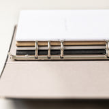 Libretas personalizadas con tres colores notas pequeñas para escribir en una libreta bonita y mantener un 2022 planificador. Archivador carpesanos, para escribir como en un cuaderno tipo oxford. Un carpesano recargable con anillas A5