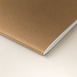 Cubierta de pequeña libreta de notas de papel de avellanas
